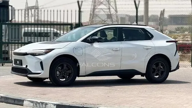 Toyota bZ4X 2024 из ОАЭ — купить под ключ