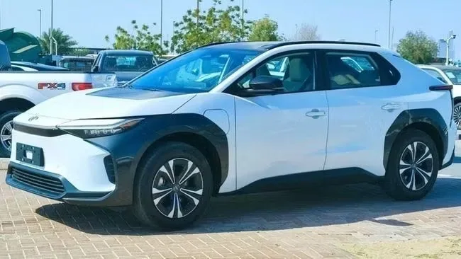 Toyota bZ4X 2024 из ОАЭ — купить под ключ