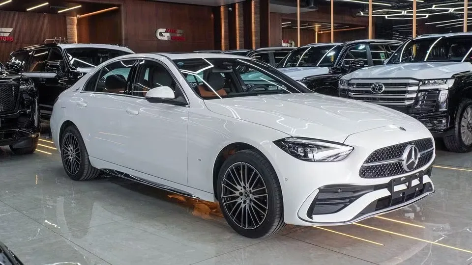 Mercedes-Benz C-Class 2025 из ОАЭ — купить под ключ
