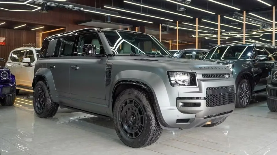 Land Rover Defender 2025 из ОАЭ — купить под ключ