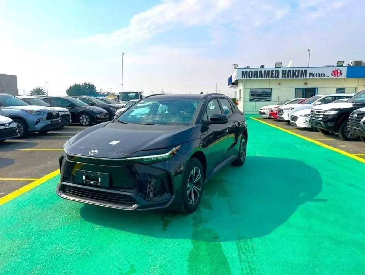 Toyota bZ4X 2023 из ОАЭ — купить под ключ
