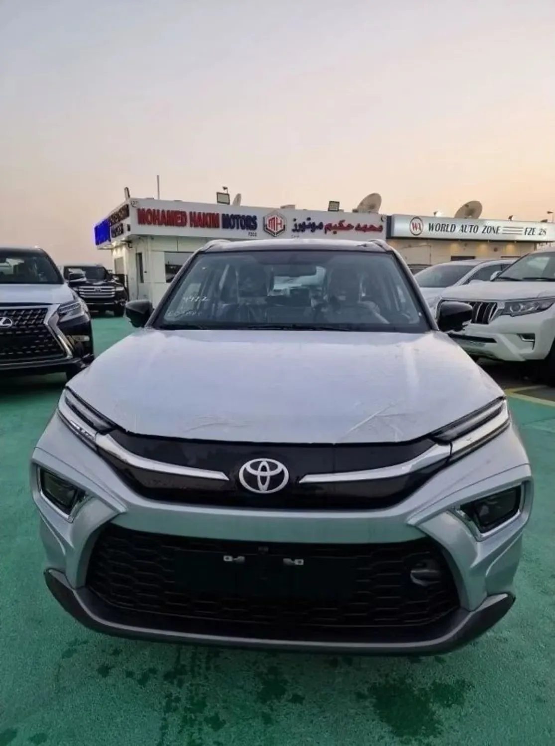 Toyota Urban Cruiser 2024 из ОАЭ — купить под ключ