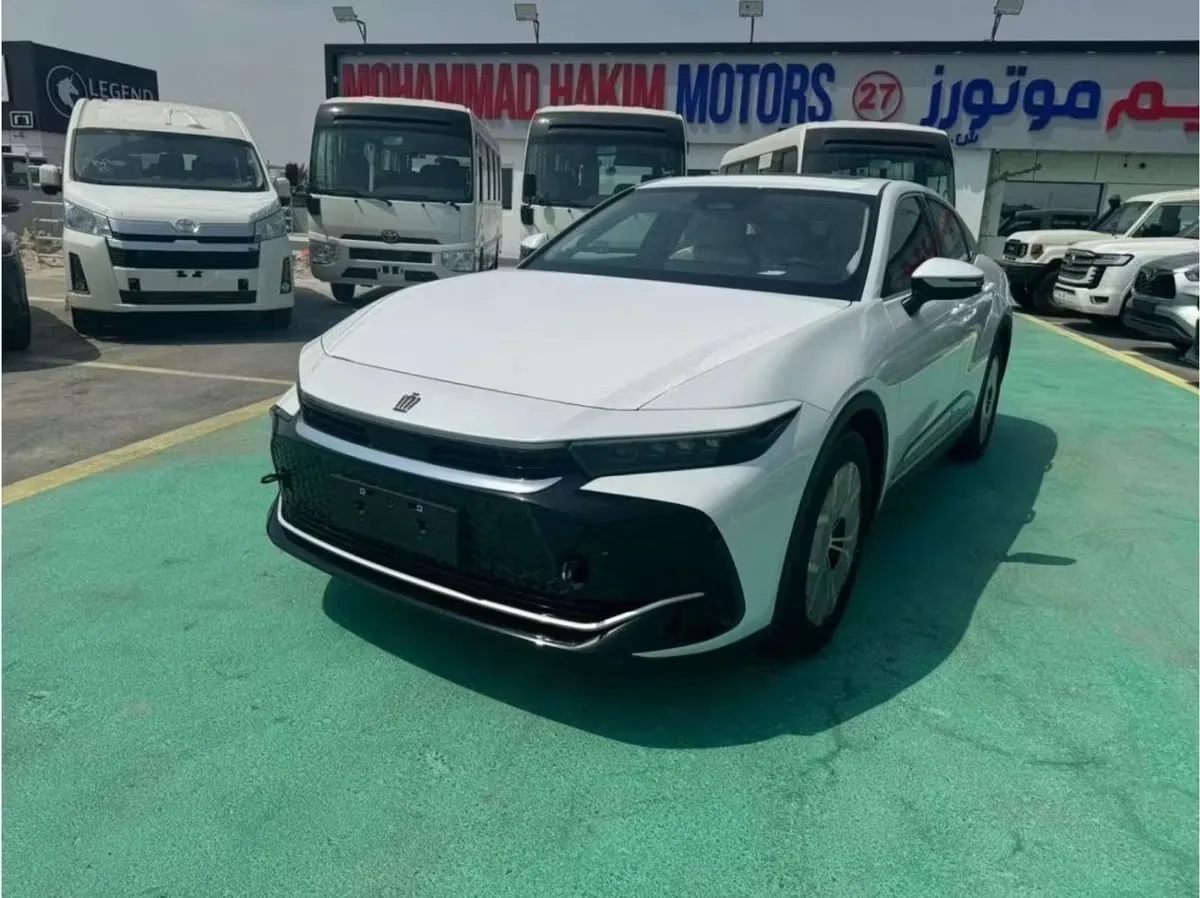 Toyota Crown 2023 из ОАЭ — купить под ключ