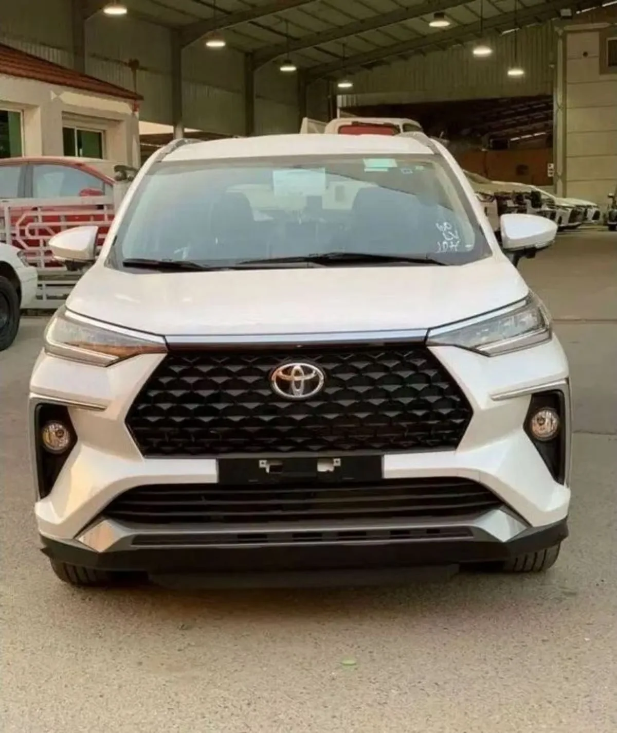 Toyota Veloz 2024 из ОАЭ — купить под ключ