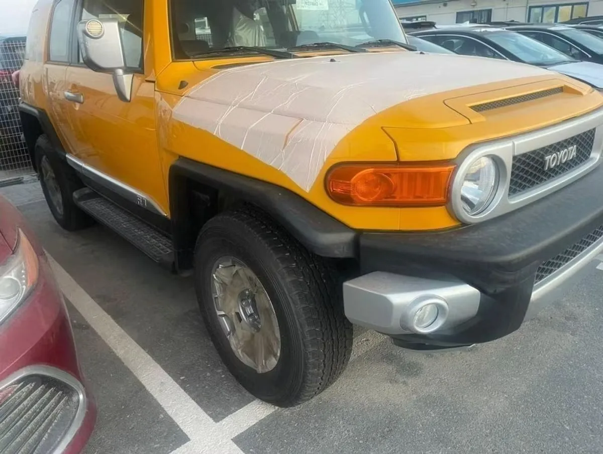 Toyota FJ Cruiser 2023 из ОАЭ — купить под ключ
