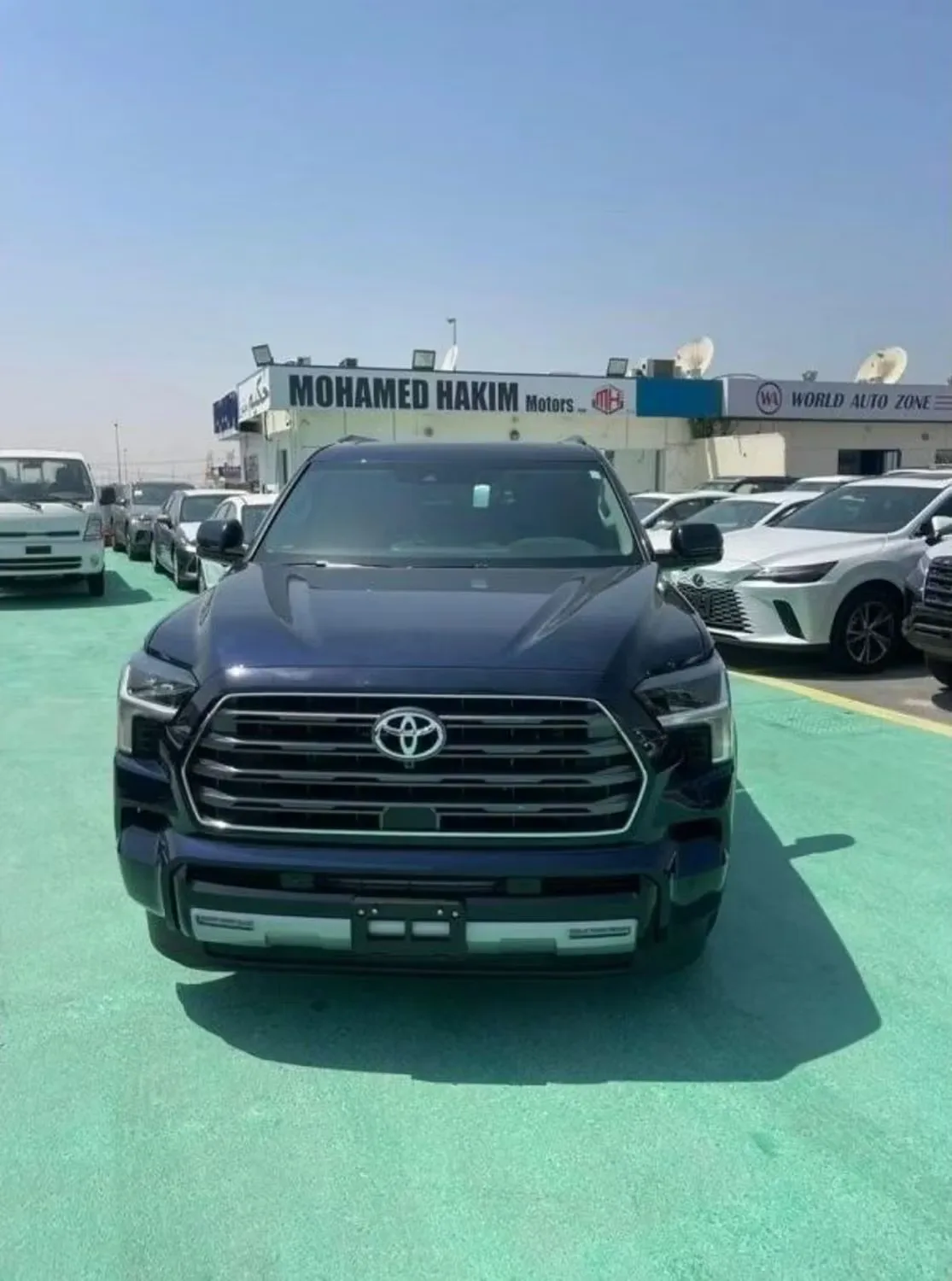 Toyota Sequoia 2023 из ОАЭ — купить под ключ