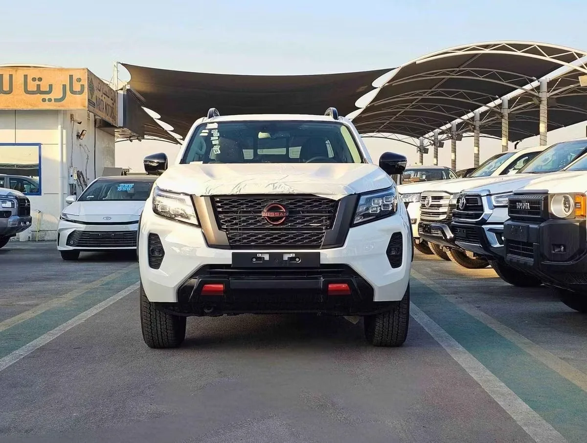 Nissan Navara (Frontier) 2025 из ОАЭ — купить под ключ