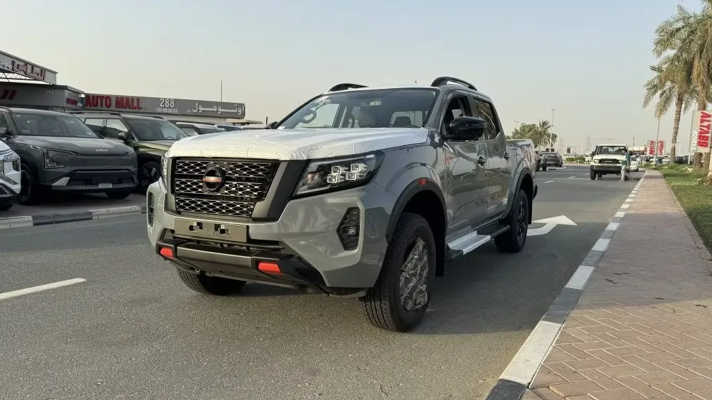 Nissan Navara (Frontier) 2024 из ОАЭ — купить под ключ