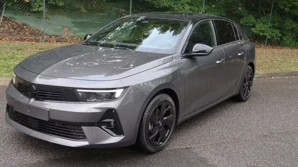 Opel Astra 2024 из ОАЭ — купить под ключ