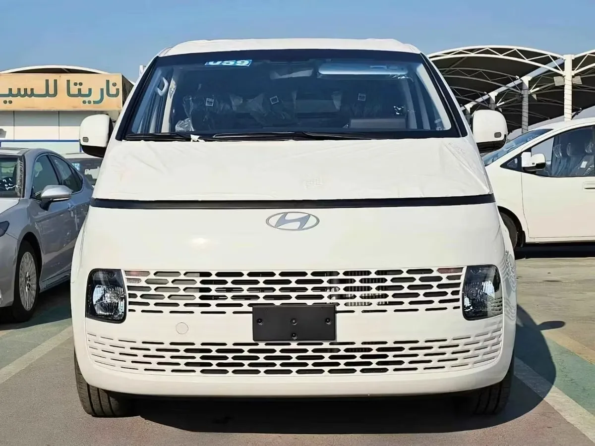 Hyundai Staria 2025 из ОАЭ — купить под ключ
