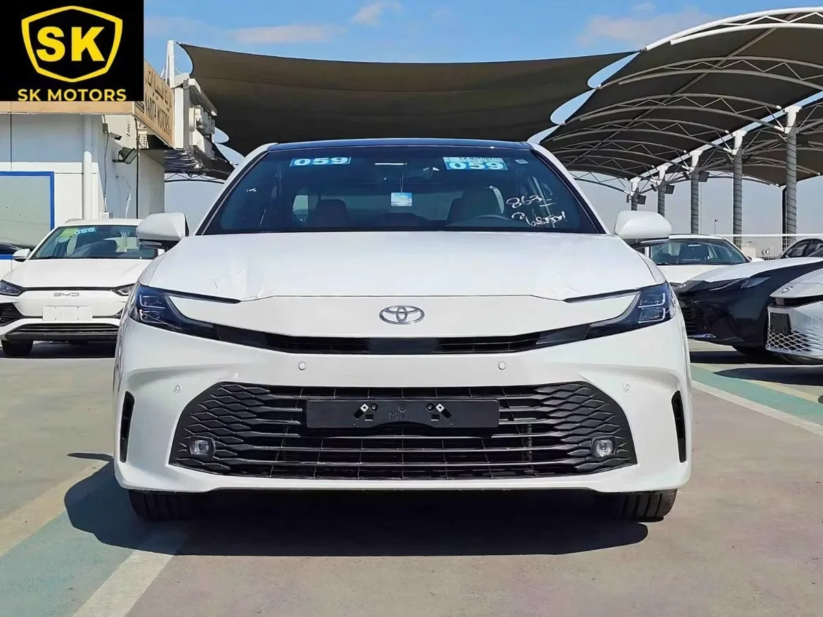 Toyota Camry 2025 из ОАЭ — купить под ключ