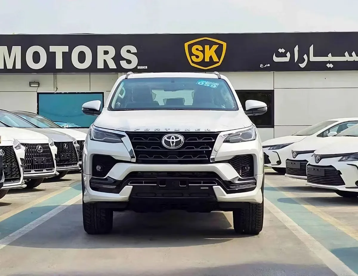 Toyota Fortuner 2025 из ОАЭ — купить под ключ