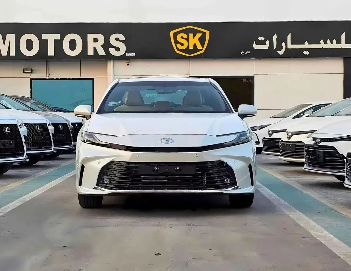 Toyota Camry 2025 из ОАЭ — купить под ключ