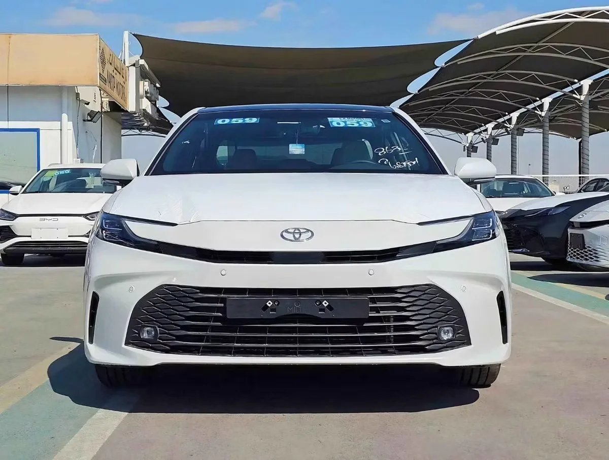 Toyota Camry 2025 из ОАЭ — купить под ключ