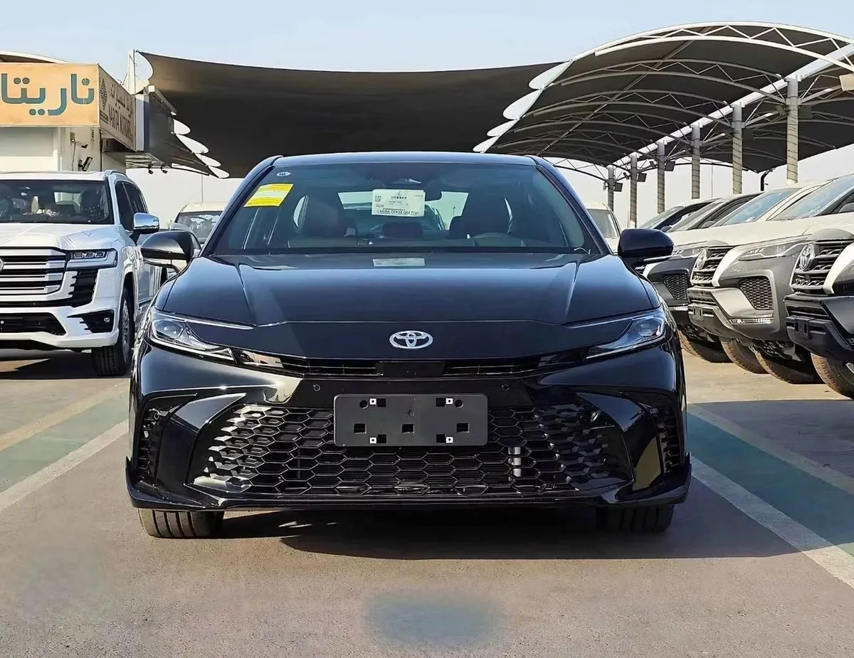 Toyota Camry 2025 из ОАЭ — купить под ключ