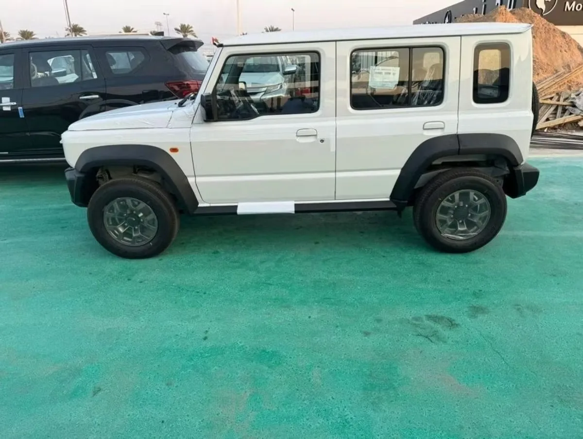 Suzuki Jimny 2025 из ОАЭ — купить под ключ