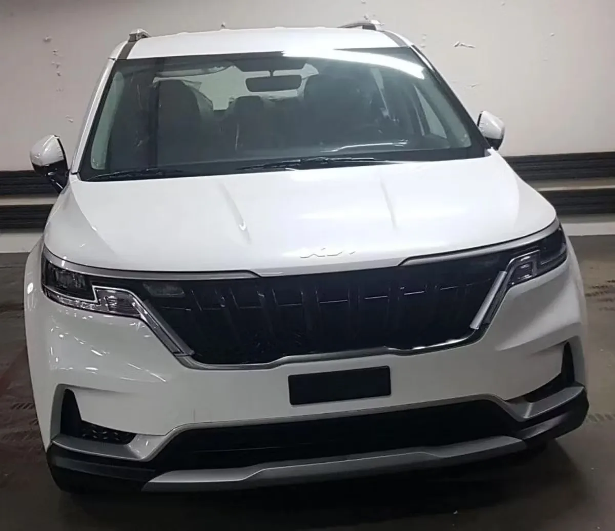 KIA Carnival 2023 из ОАЭ — купить под ключ