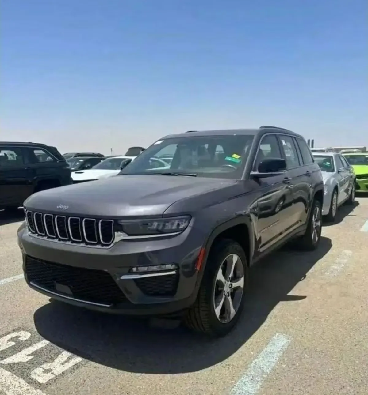 Jeep Grand Cherokee 2023 из ОАЭ — купить под ключ