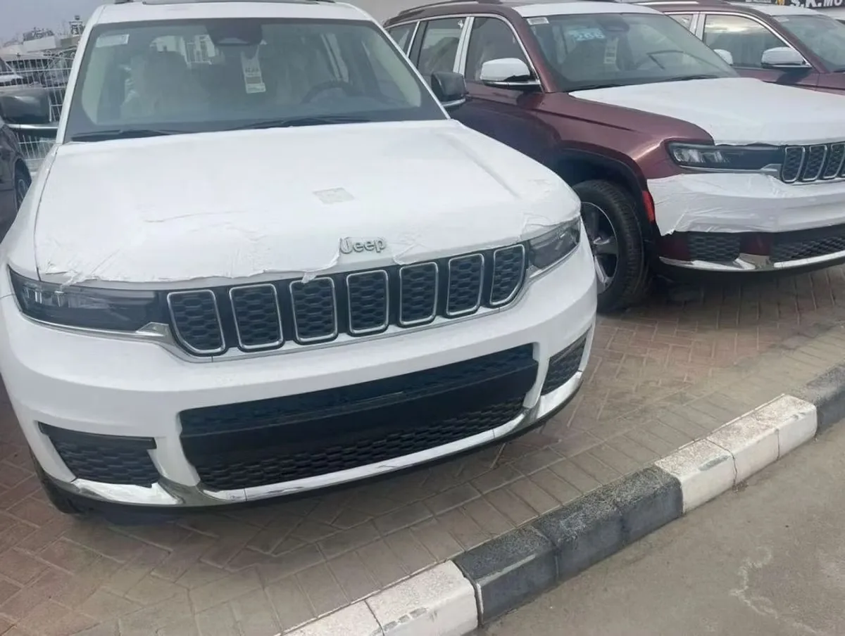 Jeep Grand Cherokee 2023 из ОАЭ — купить под ключ