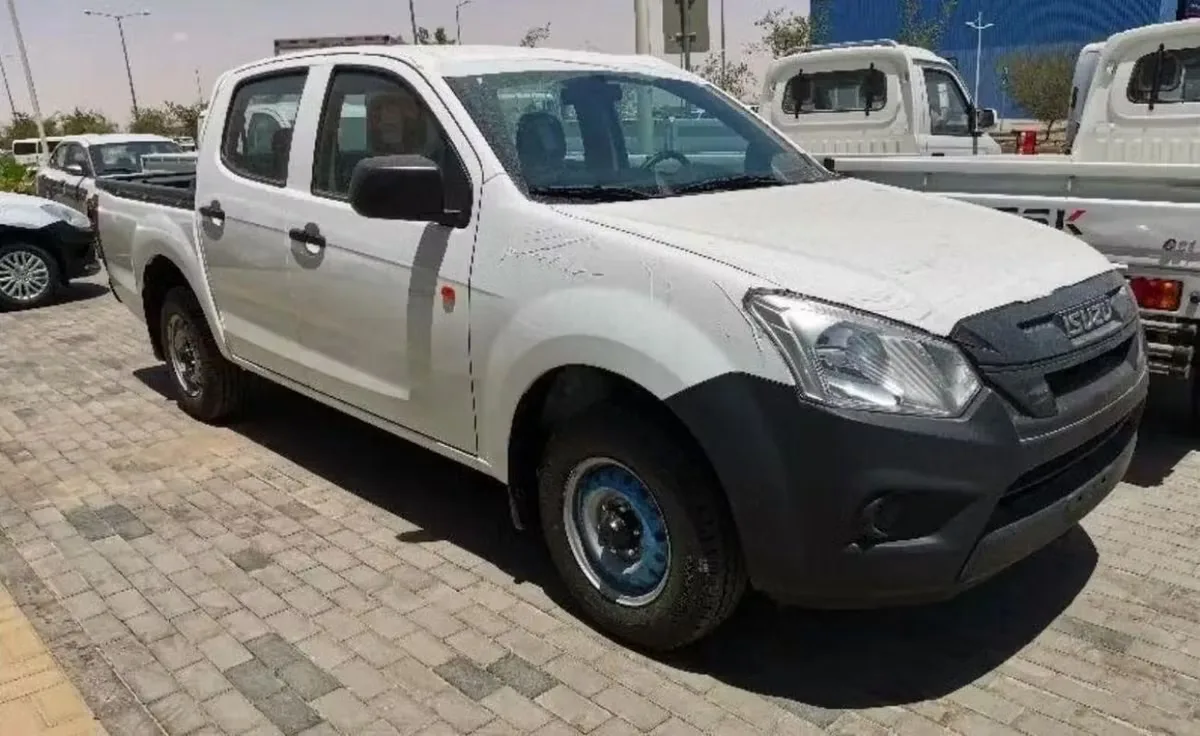 Isuzu D-Max 2024 из ОАЭ — купить под ключ