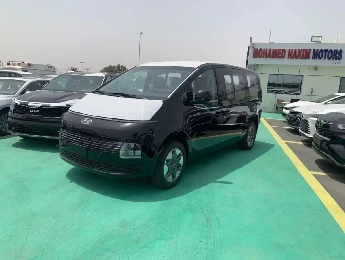 Hyundai Staria 2023 из ОАЭ — купить под ключ