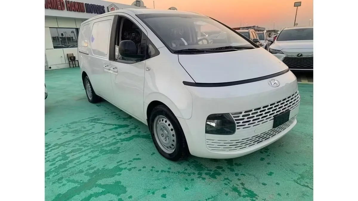 Hyundai Staria 2023 из ОАЭ — купить под ключ