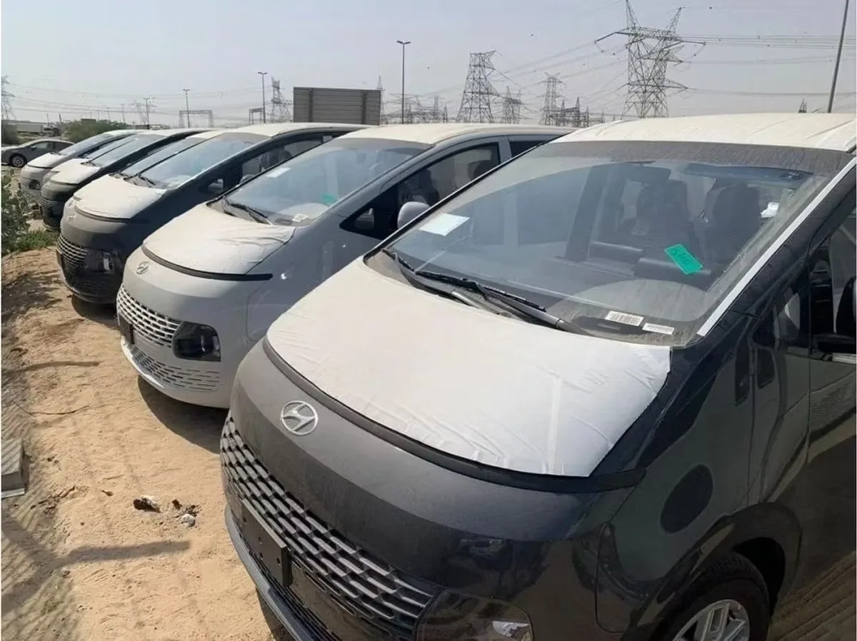 Hyundai Staria 2023 из ОАЭ — купить под ключ