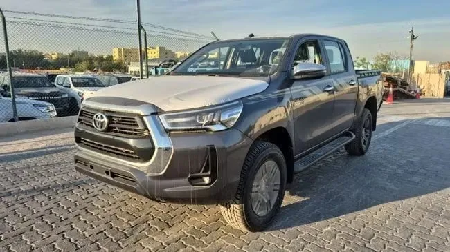 Toyota Hilux 2025 из ОАЭ — купить под ключ
