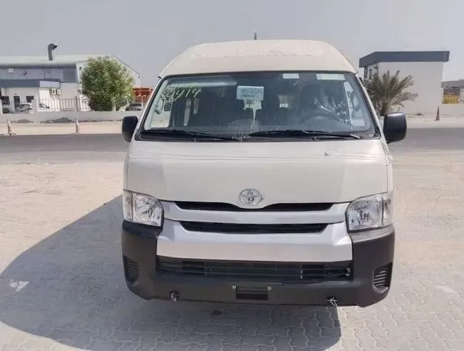 Toyota HiAce 2025 из ОАЭ — купить под ключ