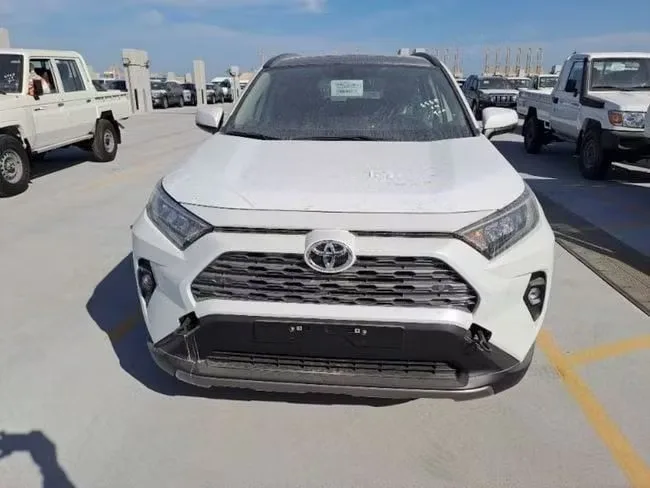Toyota RAV4 2025 из ОАЭ — купить под ключ