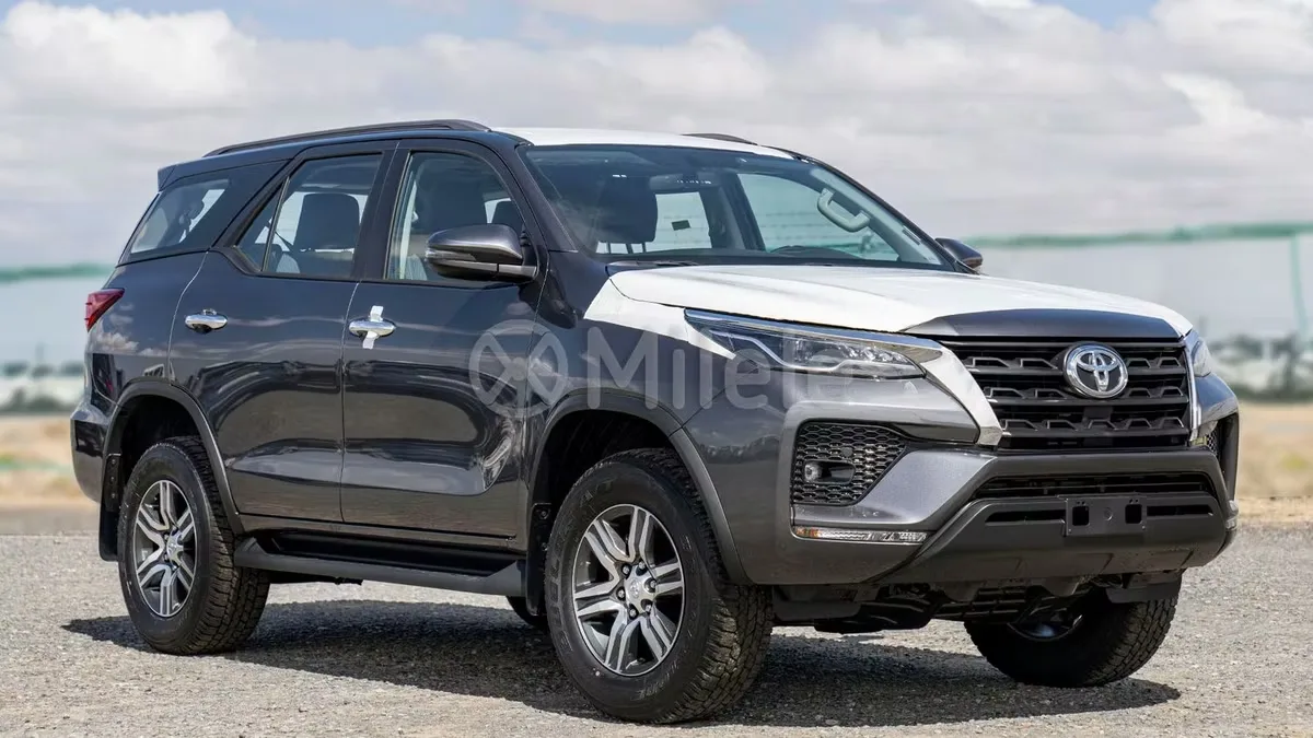 Toyota Fortuner 2025 из ОАЭ — купить под ключ