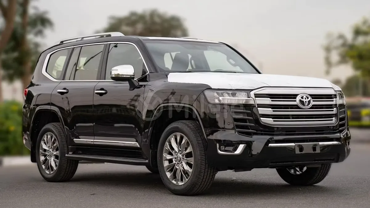 Toyota Land Cruiser 2024 из ОАЭ — купить под ключ