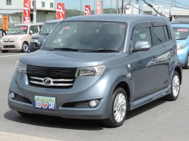Toyota bB 2006 из Японии — купить под ключ