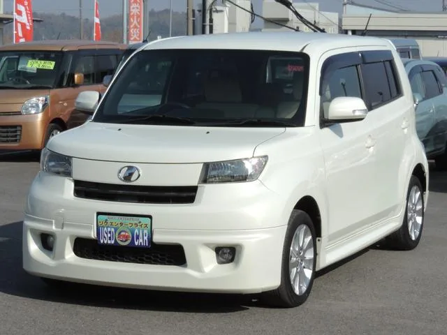 Toyota bB 2009 из Японии — купить под ключ