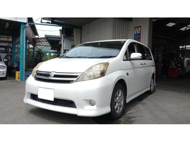 Toyota ISIS 2008 из Японии — купить под ключ