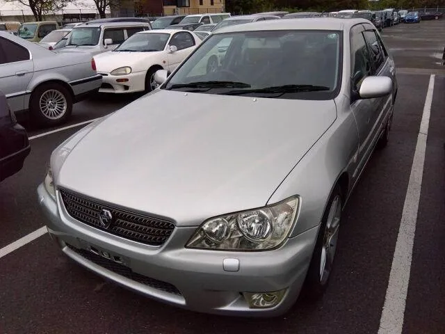 Toyota ALTEZZA 2002 из Японии — купить под ключ