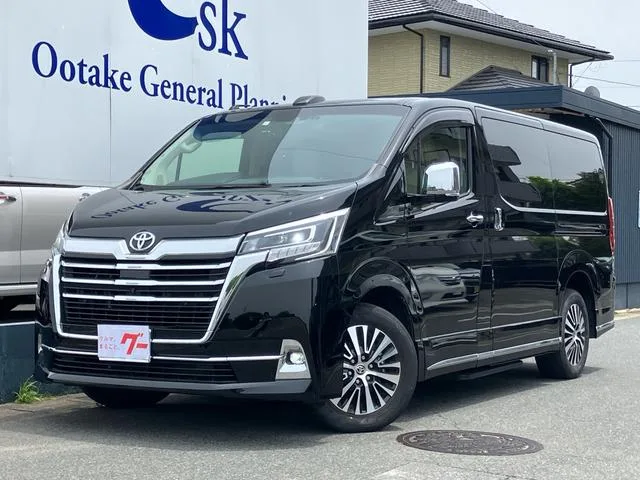 Toyota GRANACE 2023 из Японии — купить под ключ