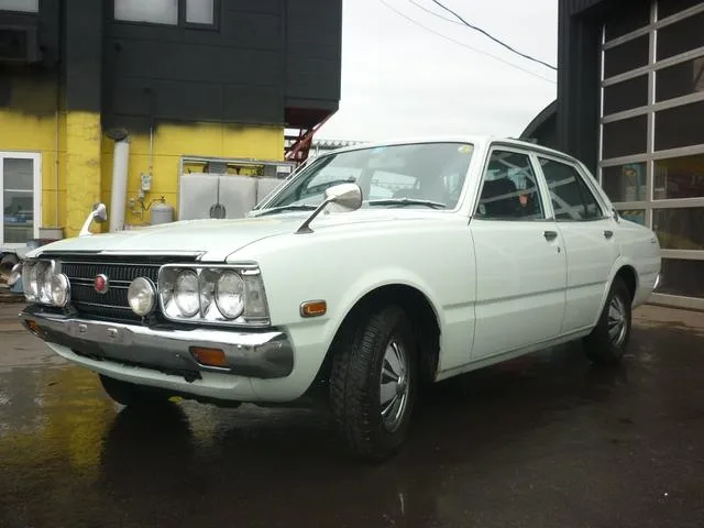 Toyota CORONA 1975 из Японии — купить под ключ