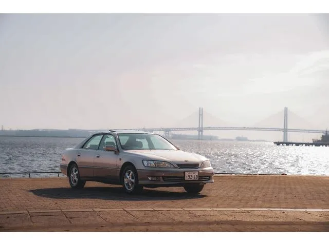 Toyota WINDOM 2000 из Японии — купить под ключ