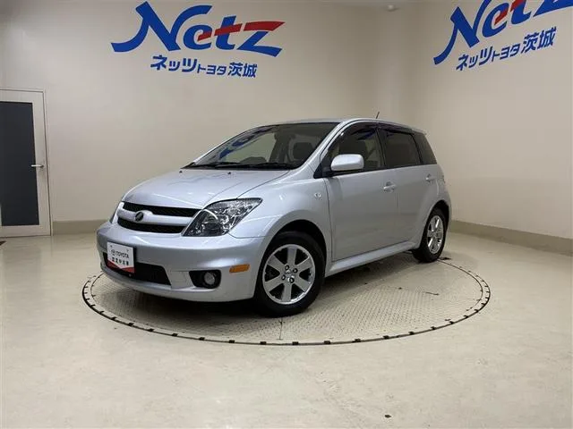 Toyota IST 2005 из Японии — купить под ключ