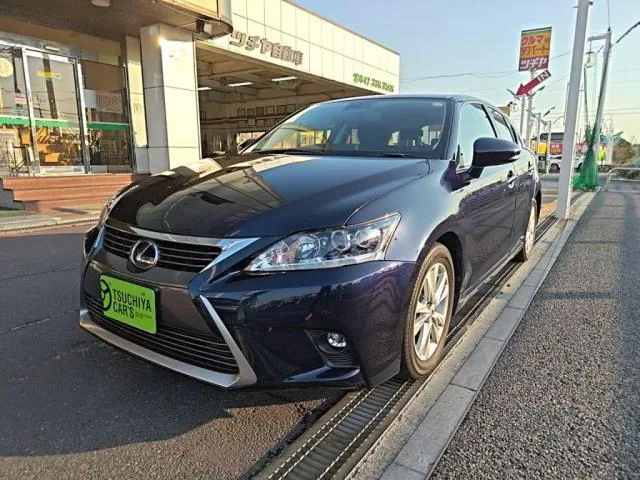 Lexus CT 2017 из Японии — купить под ключ