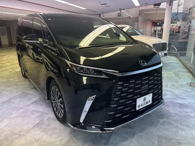 Lexus LM 2025 из Японии — купить под ключ