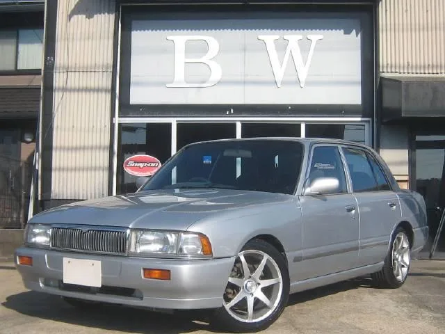 Nissan CREW 1998 из Японии — купить под ключ