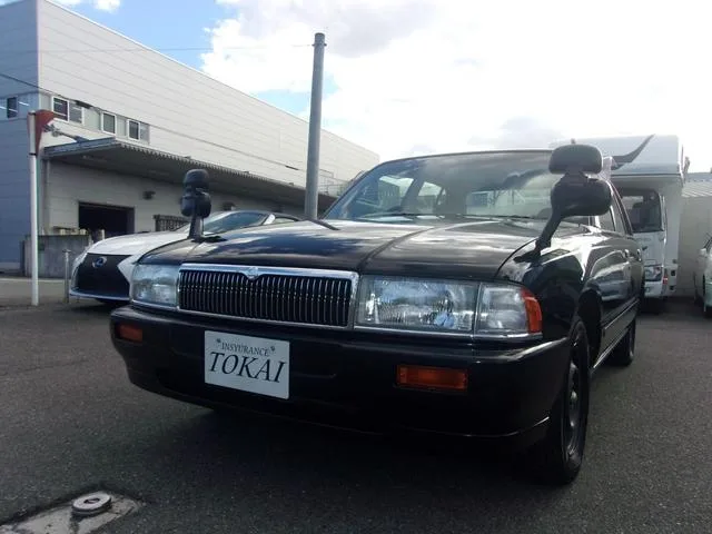 Nissan CREW 2002 из Японии — купить под ключ