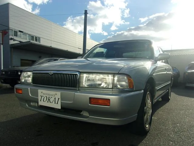 Nissan CREW 1995 из Японии — купить под ключ