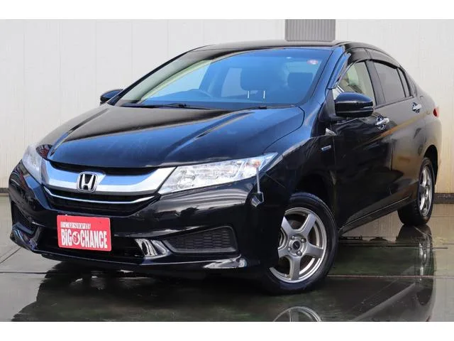 Honda GRACE 2015 из Японии — купить под ключ