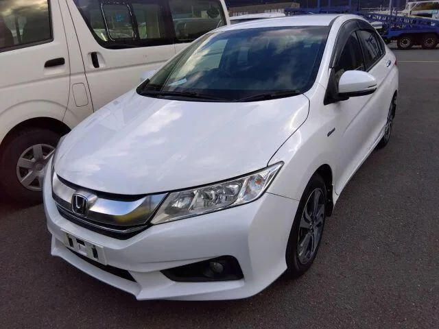 Honda GRACE 2015 из Японии — купить под ключ