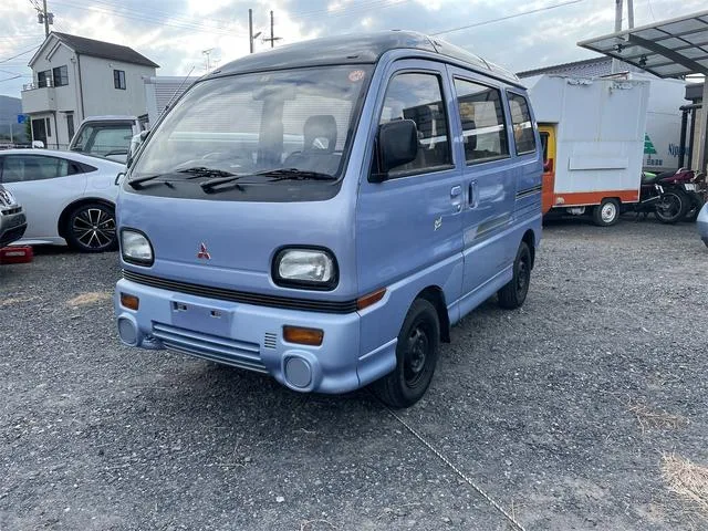 Mitsubishi BRAVO 1993 из Японии — купить под ключ