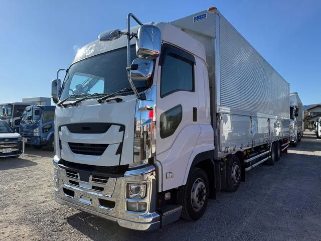 Isuzu GIGA 2018 из Японии — купить под ключ