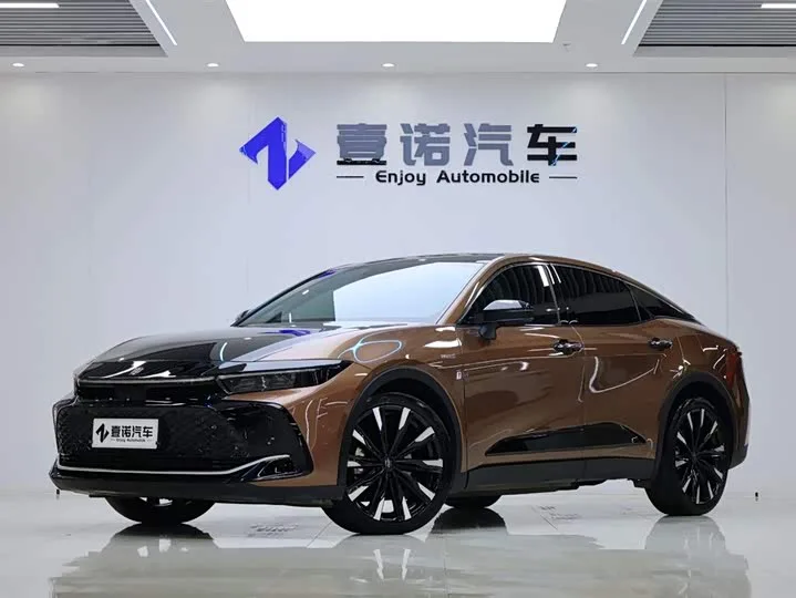 Toyota Crown SportCross 2024 из Китая — купить под ключ